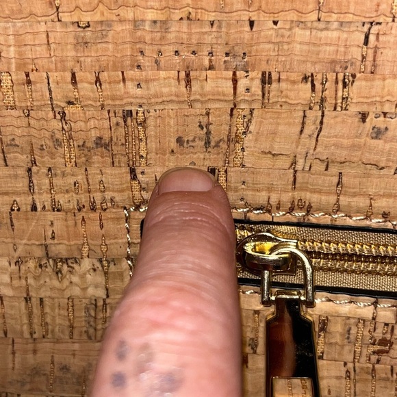 🤎NATURAL CORK – Patterned Cork Crossbody Bag - Picture 6 of 10